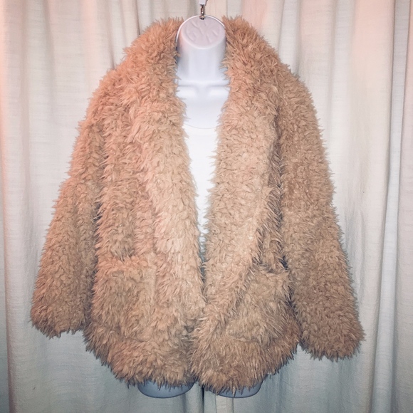 Last One!! Super Soft Faux Fur Hoodie Jacket - Picture 6 of 6